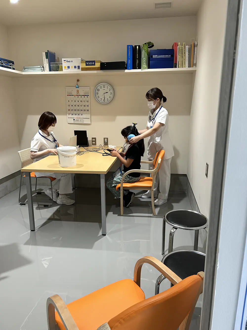 さくら
手を動かす訓練や歩行練習、聴力検査、新しいトレーニングマシーンの体験など色々な体験が出来て楽しかったです！！病院にはファームもあって野菜の収穫も出来ました。リハビリが必要な人が快適な環境で過ごせる素敵な病院だと思いました！
