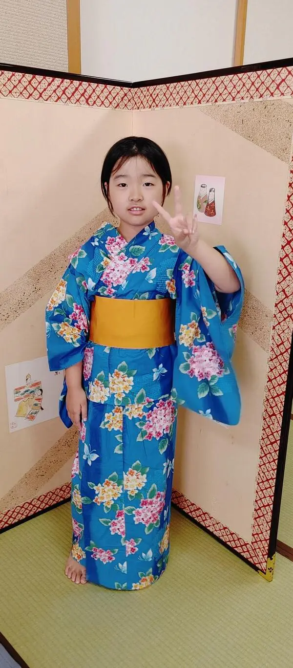 Mさん
ペアになった人に浴衣を着付けるのは難しかった。お茶会で飲んだお抹茶はおいしかったです。