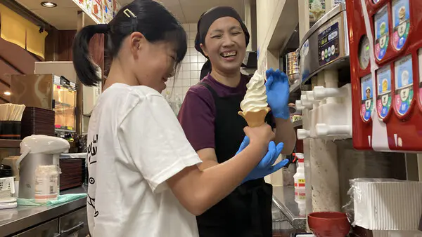 ひな
受付の仕事がとても楽しかったです！ソフトクリームも作れて嬉しかったです！
