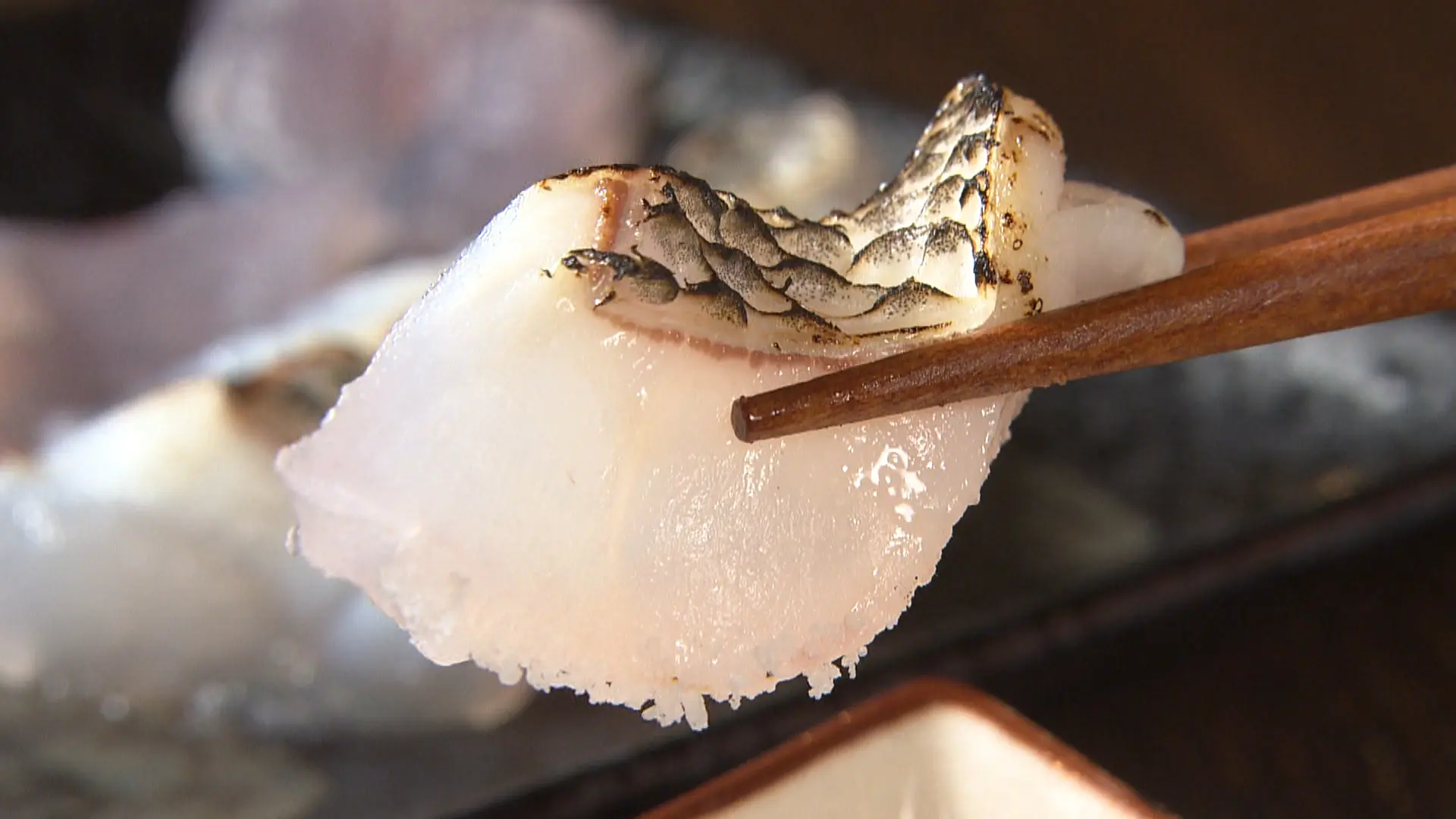 さばき方や魚料理まで教えてもらえる港町の鮮魚＆干物店【IMATO
