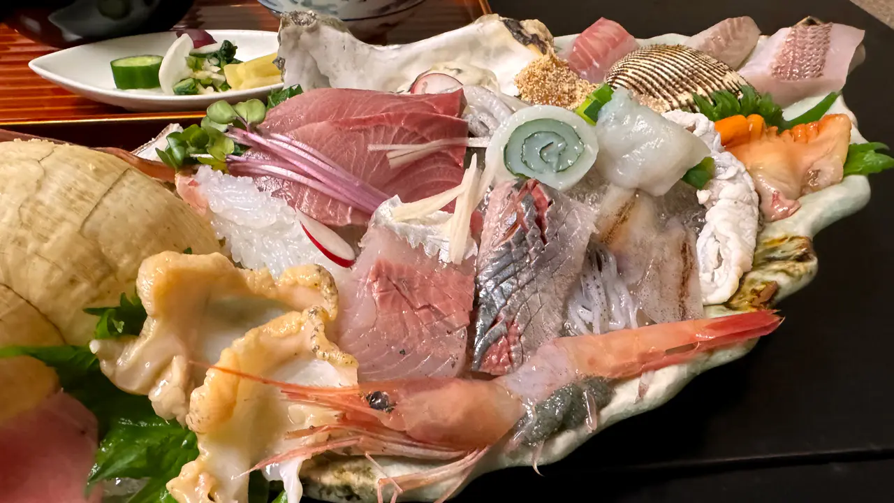 さしみ定食（特上）3300円（税込）