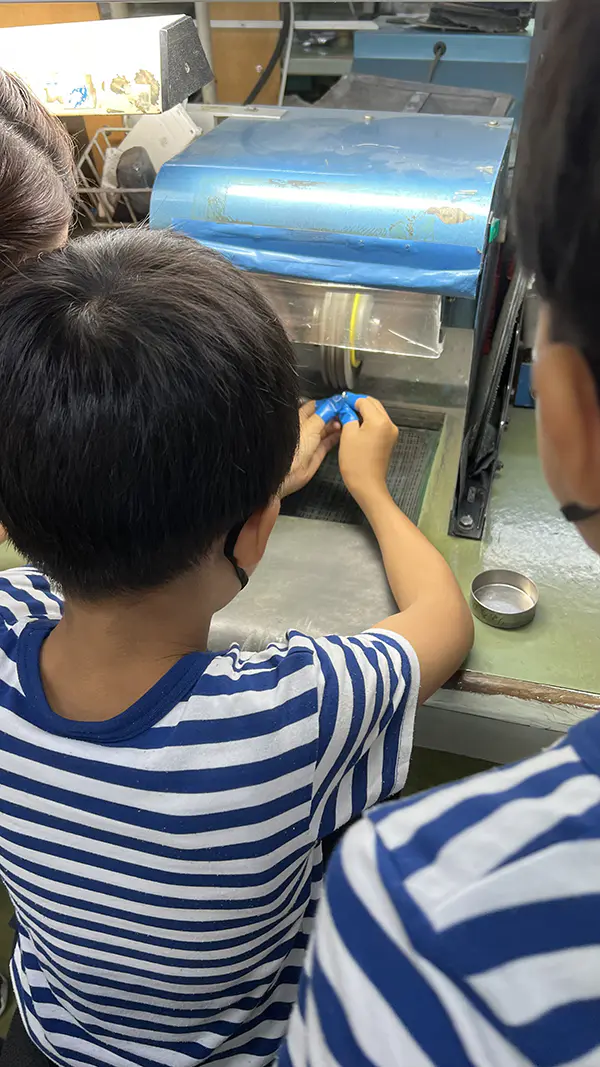りゅう
指輪を作るのにもたくさんの工程があることが分かりました。自分で指輪が作れて嬉しかったです。
