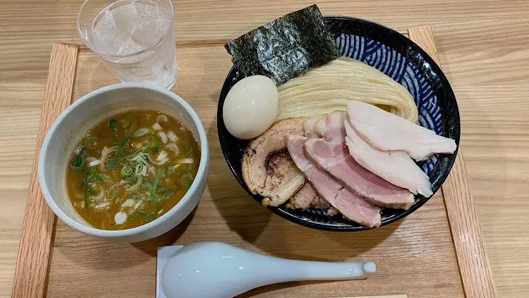 気候により日々変える麺とスープにつけ麺ひと筋10年の店主のこだわりあり【つけ麺 勢直】ーー富山・入善のラーメン店