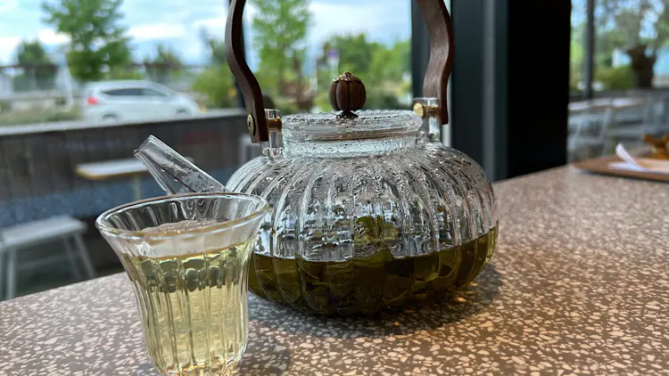 烏龍茶 黄金桂　フード・スイーツメニューに＋660円