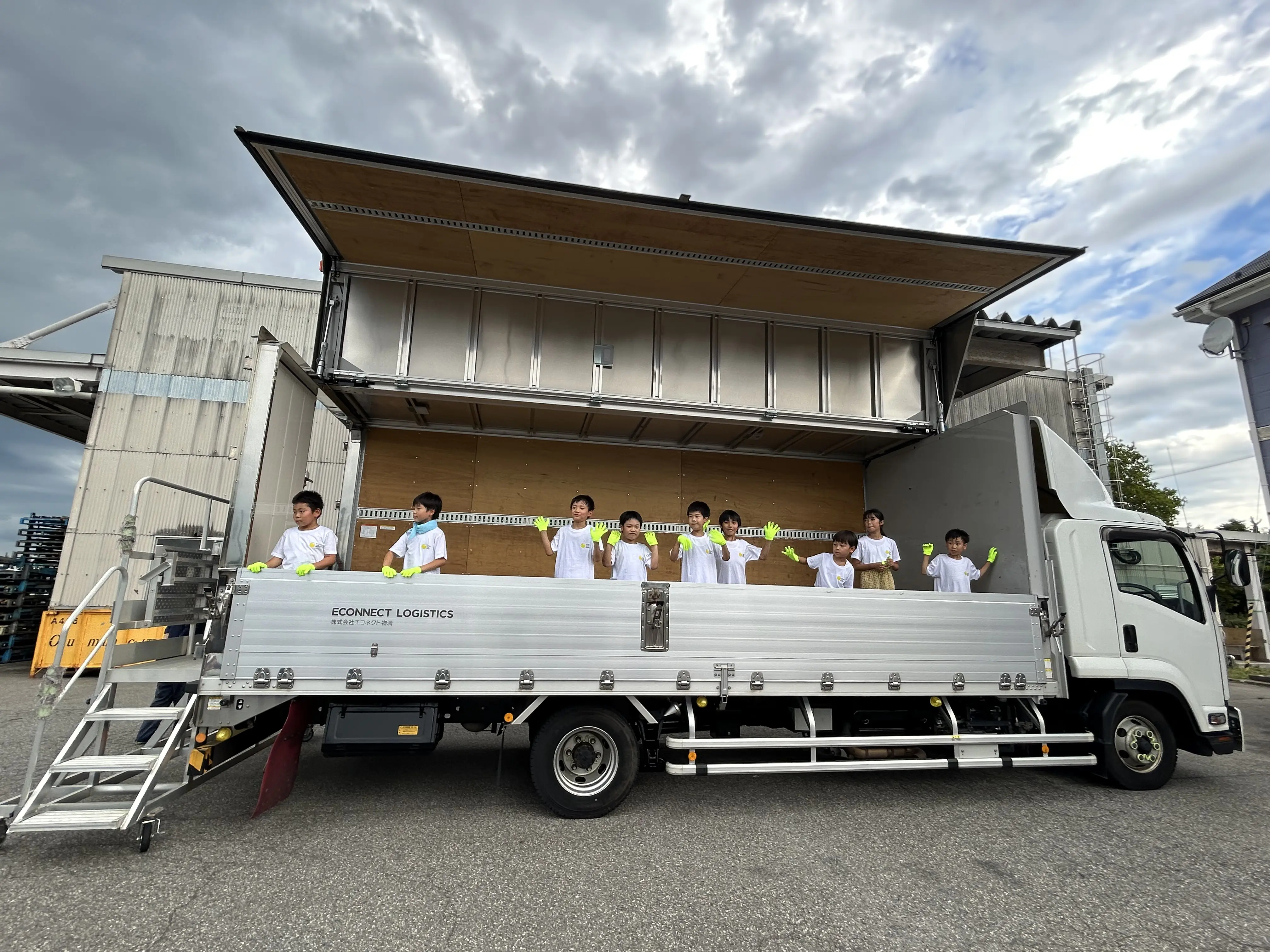 こーき
フォークリフトの操縦体験やトラックに乗ったことが楽しかったです！普段できない体験ができてよかったです。

