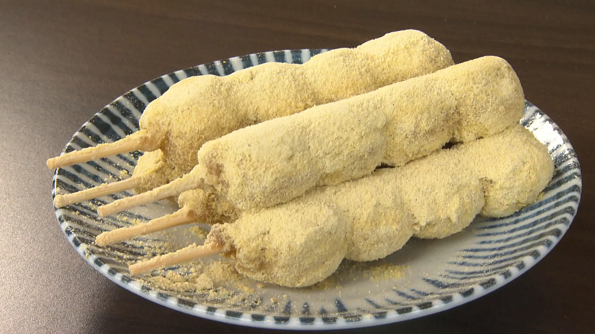 花見に月見、祭りなどの行事に欠かせない射水・新湊のきなこだんご