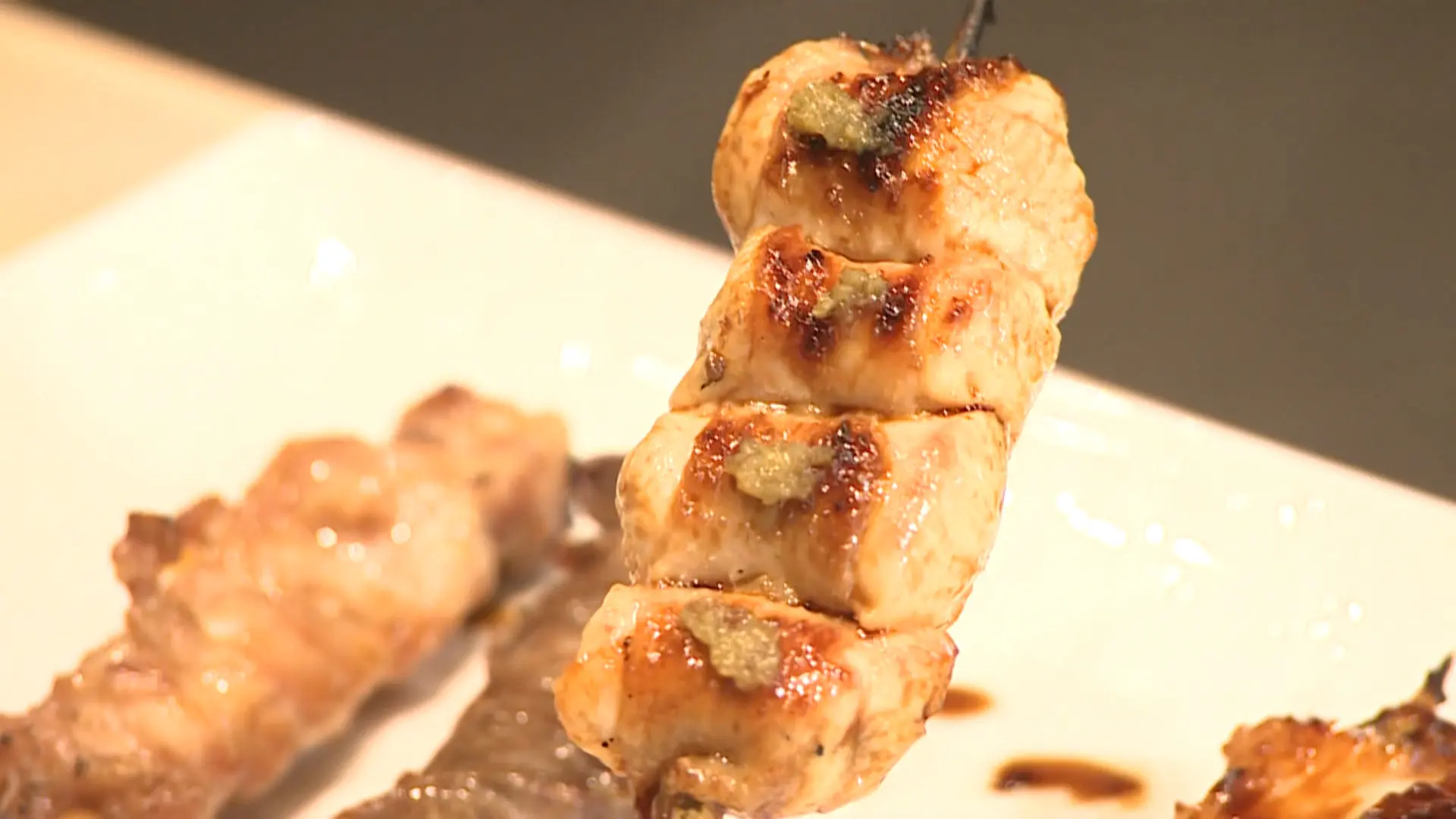 備長炭で“焼き師”が1本1本焼き上げる富山・高岡大仏近くのおしゃれな焼き鳥店【坂坂】