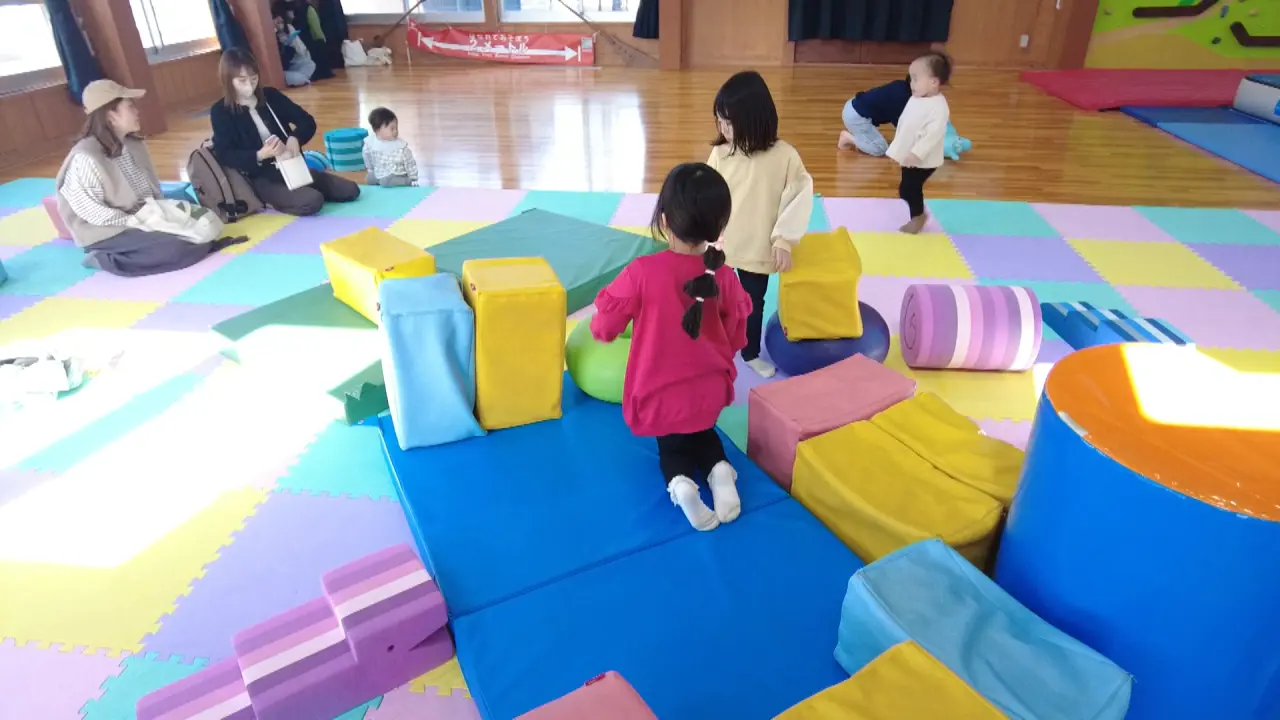 柔らかいブロック遊具も
