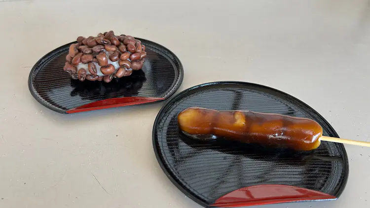 とろ～り濃厚な黒蜜だれ＆むにゅっと食感 富山市名物あやめ団子【立山