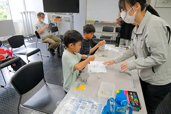 すなお
ロボットの組立が楽しかったです。色を塗るのも楽しかったです。
ありがとうございました。