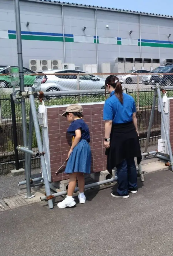 ko
私はこの体験をして、非破壊検査のことをよく学べました。 また、道具などを使って物の中の空洞を見つける体験もできて、とても勉強になりました。
