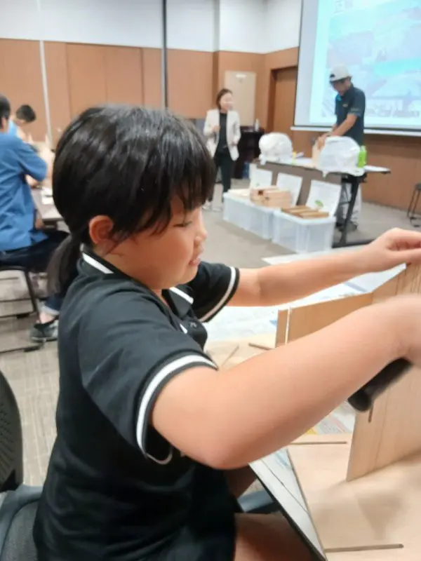 ひなママ
家の組み立て作業が楽しかったです。
カンナ削りの作業は、道具の説明でやらせてもらえることになって、やらせてもらいました。楽しかったです！