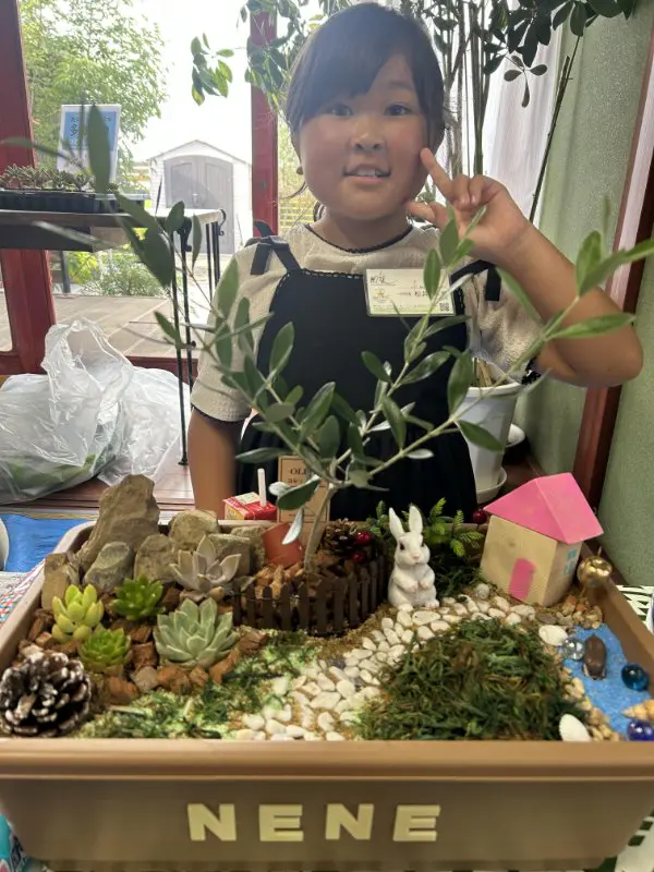 ねっちゃん
石で道を作るのが楽しかったよ！
オリーブの木にたくさん水をあげているよ！