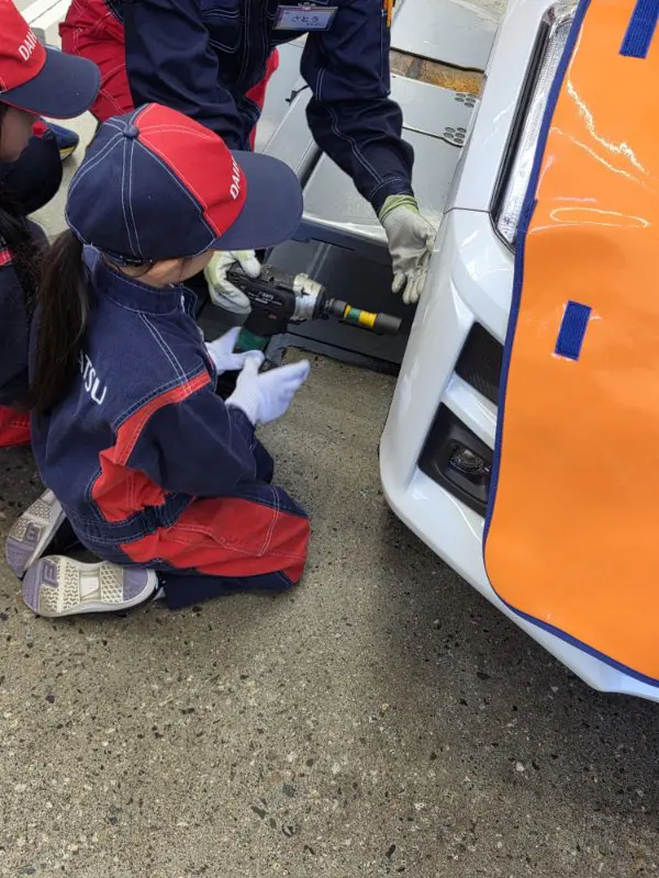 きーちゃん
いろんな道具をさわれて楽しかった。音でねじが閉まってるかチェックできるのがすごかった。