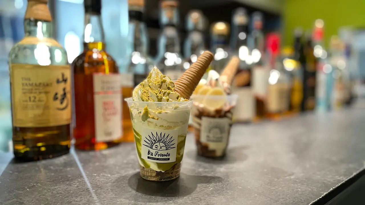 ピスタチオにチョコバナナにミントも！ お酒も飲める夜のソフト