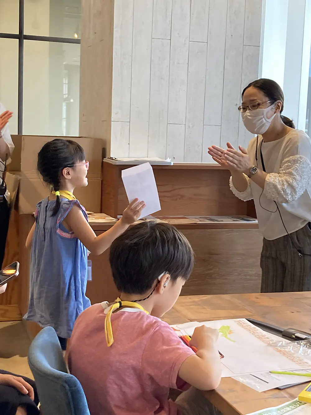 ななこ
館内放送は大きな声言えました。ドキドキしたけど楽しかったです。お仕事をしたら給料がもらえて嬉しかったです！
