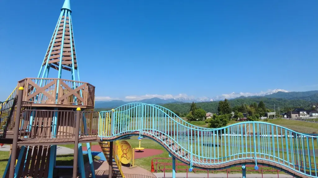 立山町で子供を遊ばせるなら！大型アスレチックが充実の【立山総合公園】＆雨でも安心の【谷口集学校】