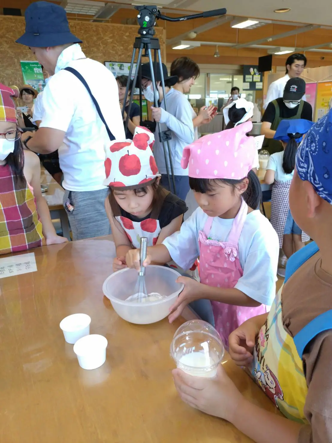 みはる
ジェラートのたいけんがてきました。
おばあちゃんがおきゃくさんやくをしてくれて、うれしかったです。
