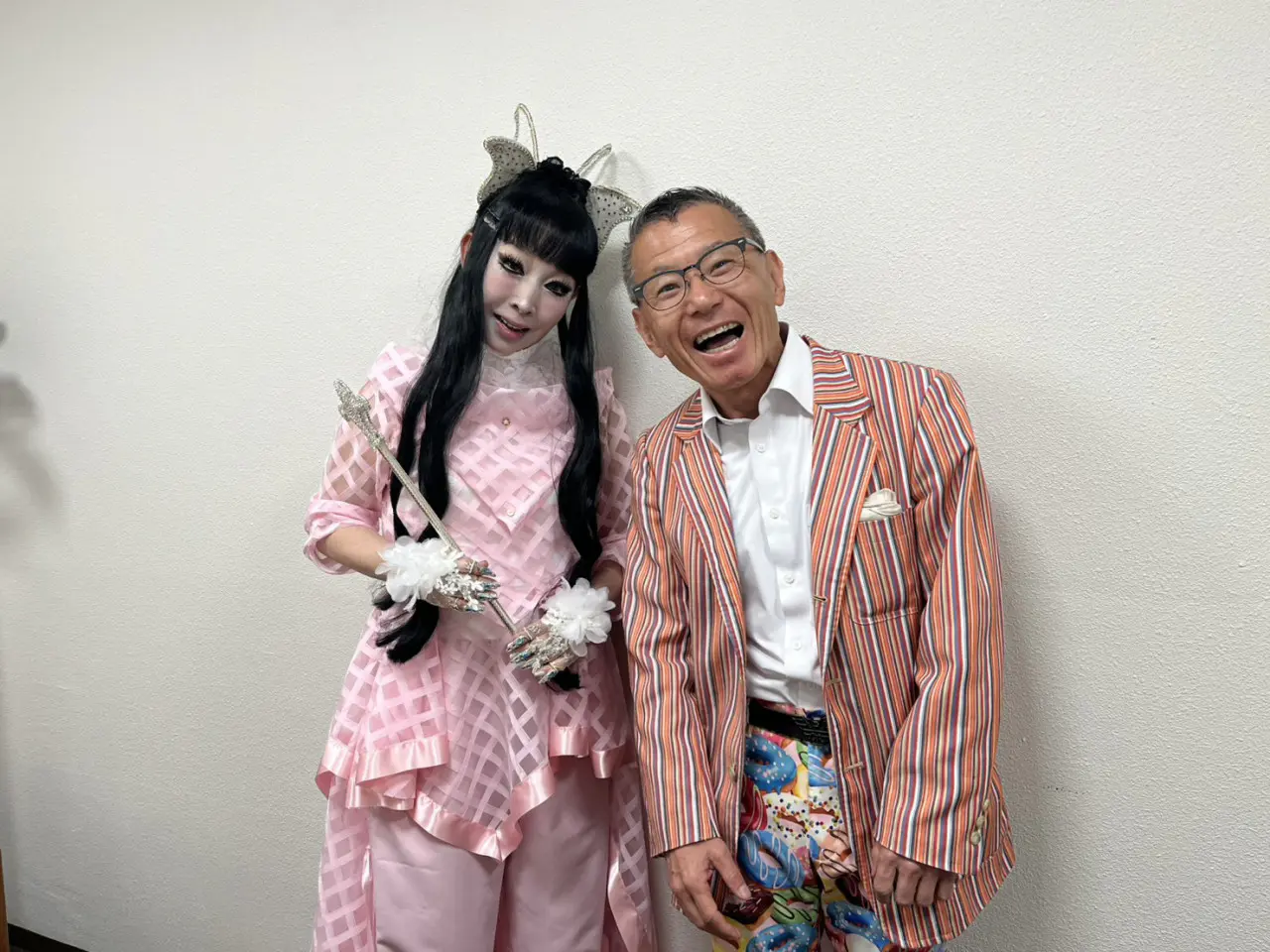 以前撮影されたツーショット（アレマー玉井さん提供）