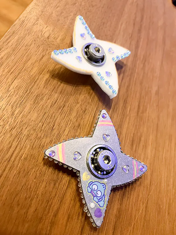 つき
自分の好きなようにシールを貼ったりして世界に1つだけのハンドスピナーを作るのが楽しかったです。
また参加したいです。