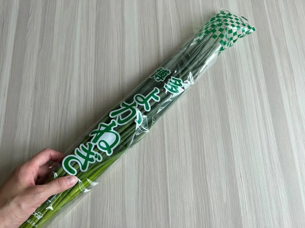 どのスーパーにも売っている万能ねぎ。富山県内の大手スーパーで税込138円でした。