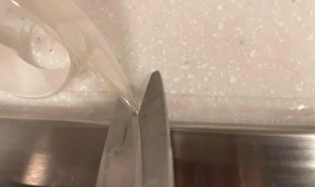 ハサミで簡単にカットできます