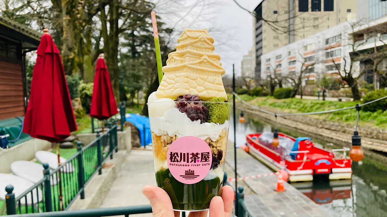 富山城を攻略しながら食べるパフェ!? 富山の桜の名所で食べられる人気スイーツ【松川茶屋】抹茶にいちご、桜アイスも!!