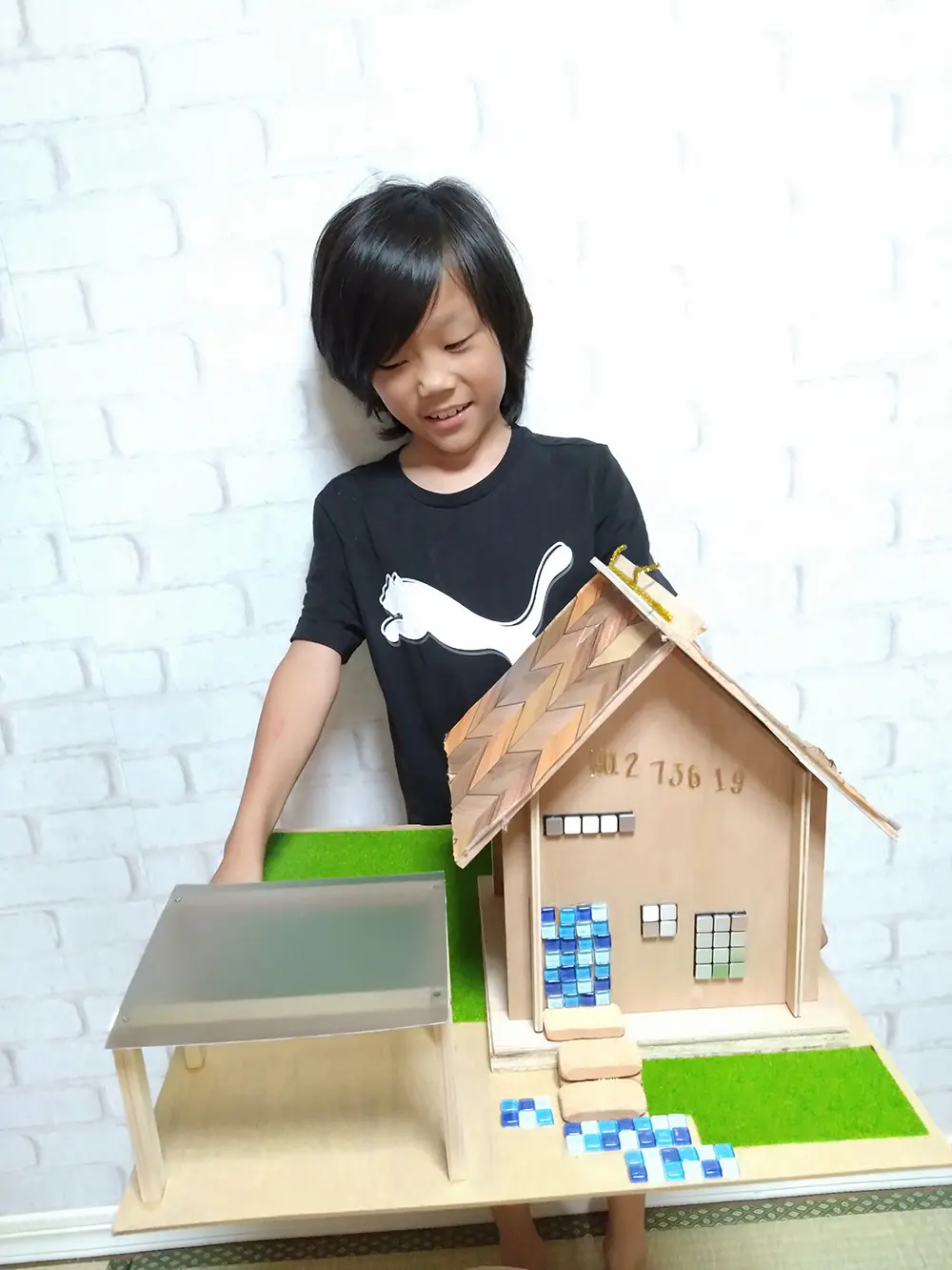 けんちゃん
壁を組み立てる時にゴムハンマーで叩くのが難しかった。帰ってから飾り付けるのが楽しかった。