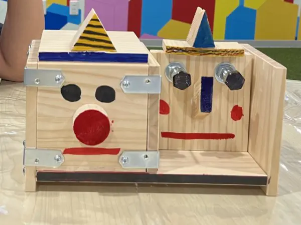 ひーすけ
ネジを入れる所が固くて難しかったけど、オリジナルのラックが作れて楽しかったです！

