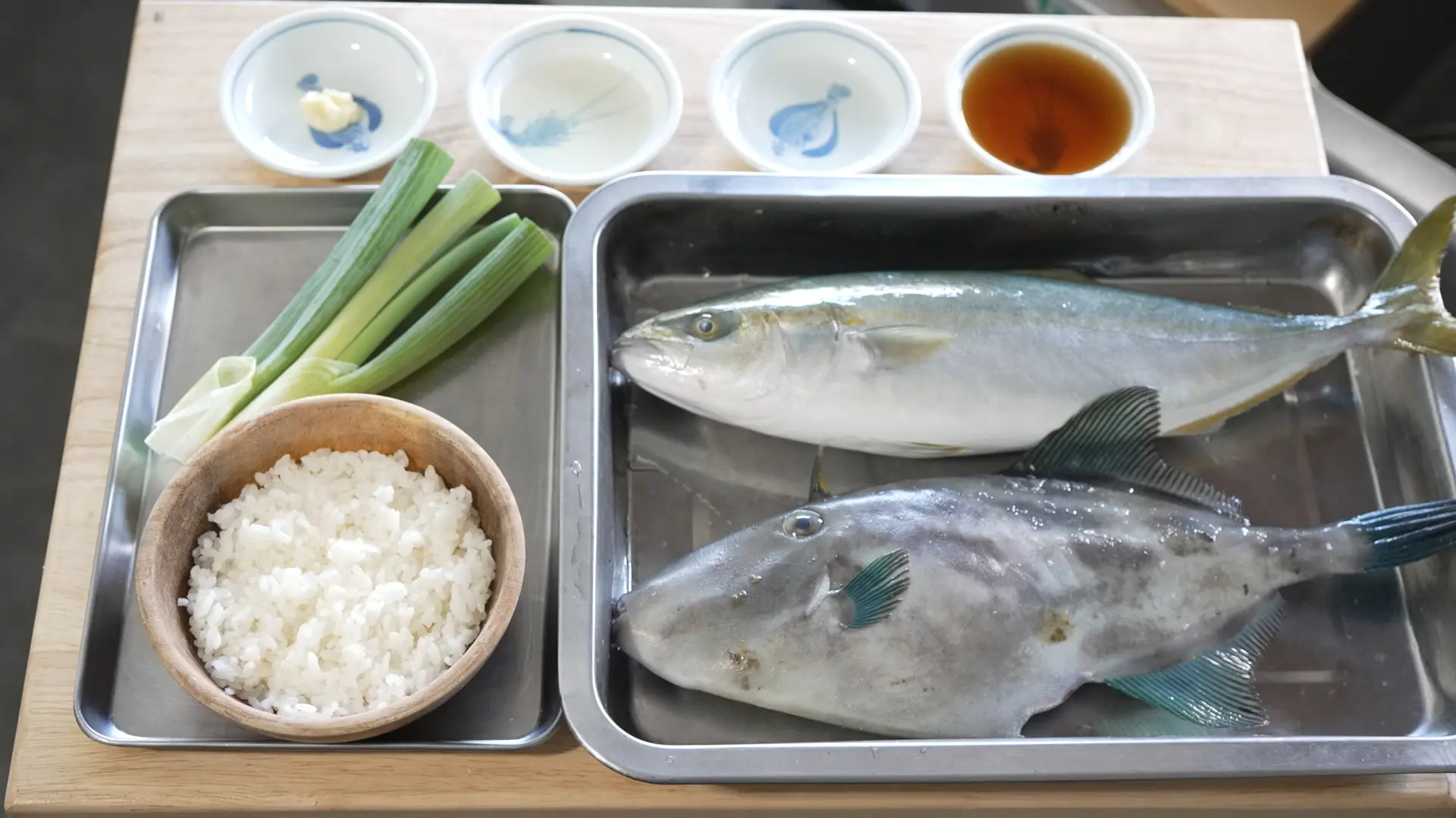 この材料で２～３人前（写真の魚はフクラギとウマヅラハギ）