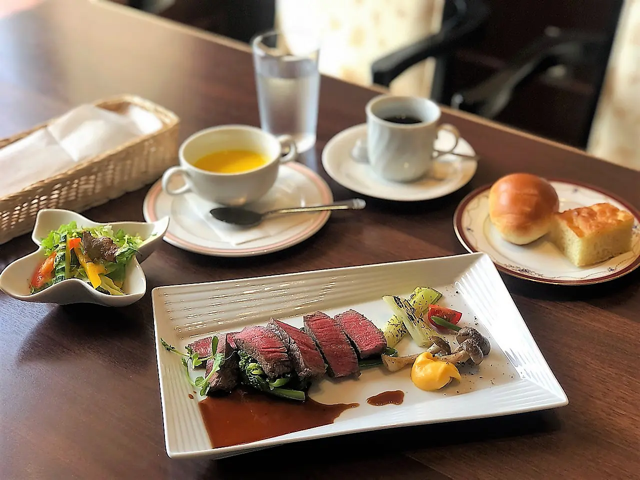 国産牛ヒレステーキランチ 2970円（税込）