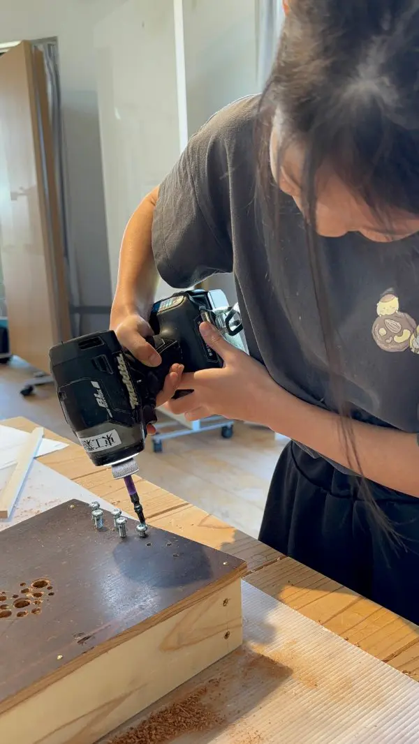 Ｋ
初めて楽器を作ったので、最初は作れるか心配だったけど、最後まで作ることができて良かった。
くぎをトンカチでうつのが楽しかったです。