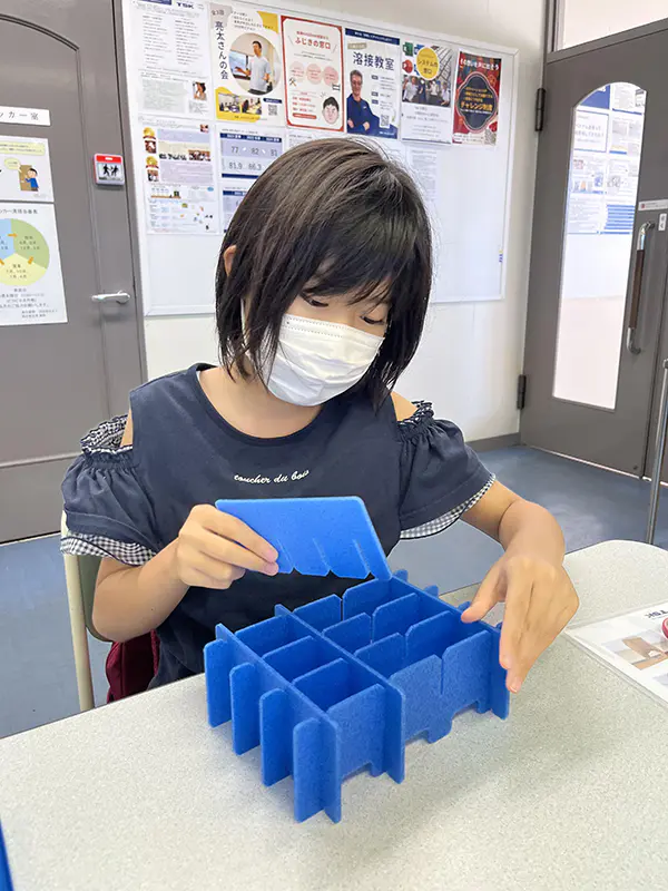 もったん
米袋や包装材をどうやって作っているかを知ることができて、良かったです。クラフト紙の大きな巻物のようなものから、米袋が機械を使って作られているのが分かりました。テレビの梱包材は、寸法をしっかり測って作られているのがすごかったです。