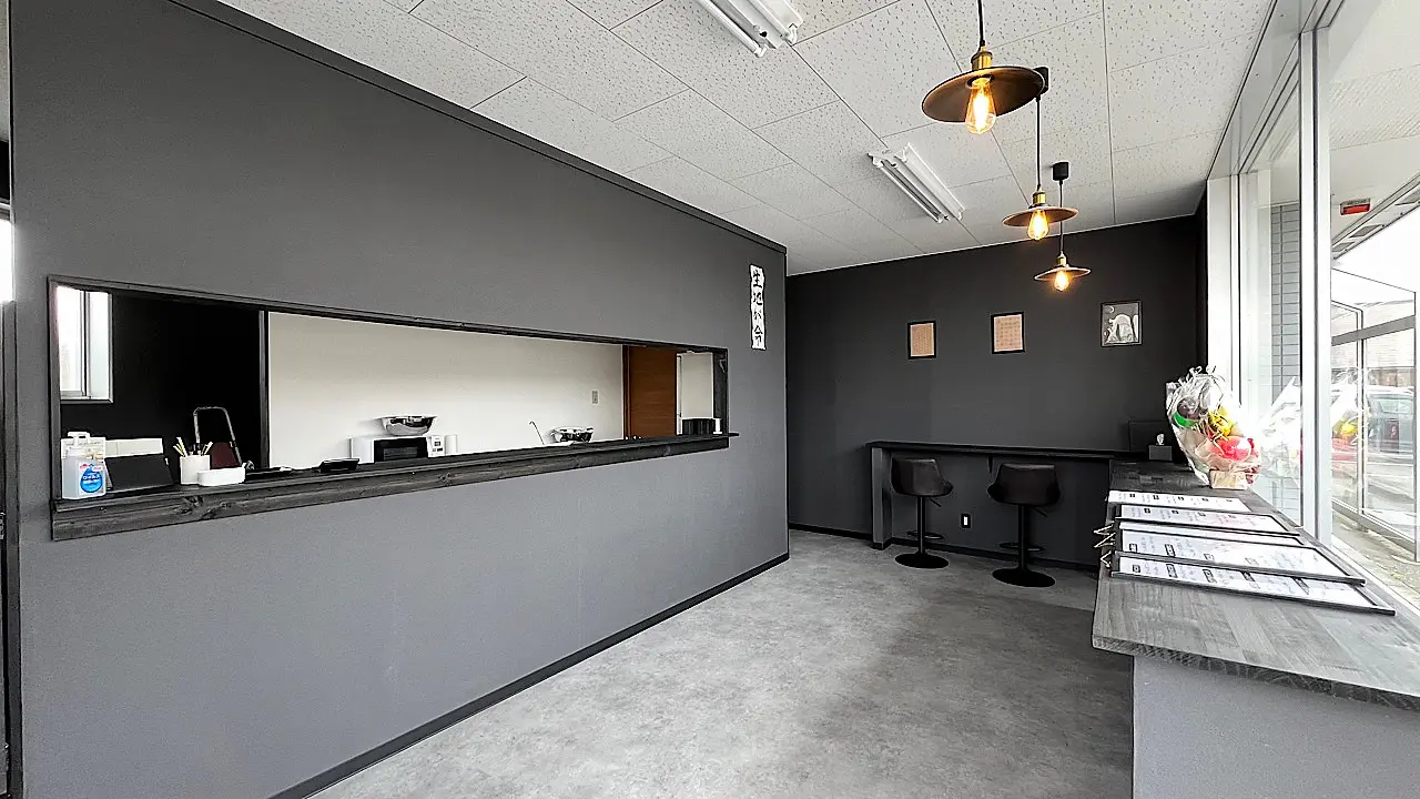 富山市の人気クレープ店が移転オープン【くれ～ぷ mikazuki】生地だけ