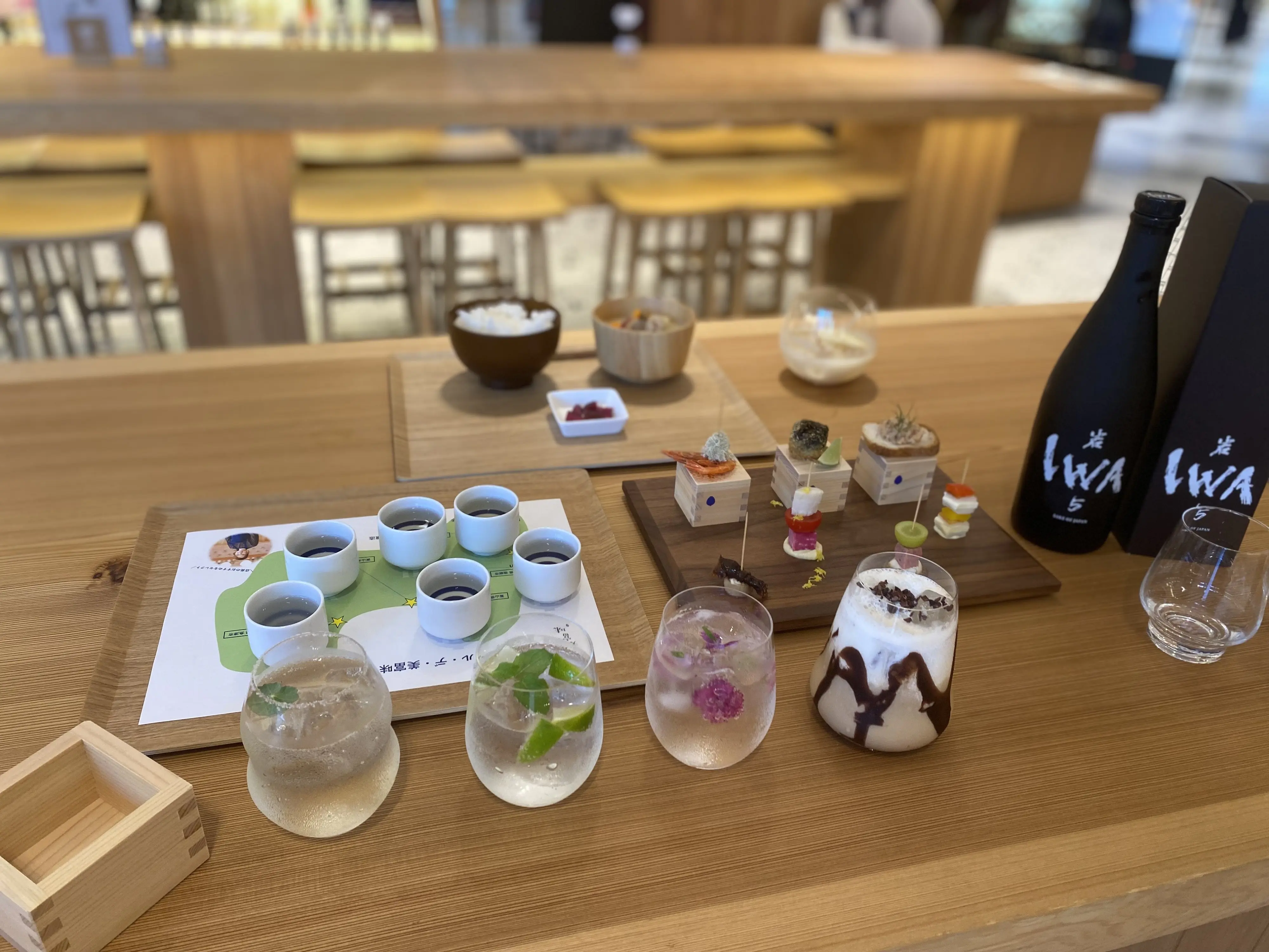 【富山駅近グルメ】富山の地酒飲み比べから日本酒カクテルまで！富山の気軽な日本酒バル【バール・デ ・美富味】