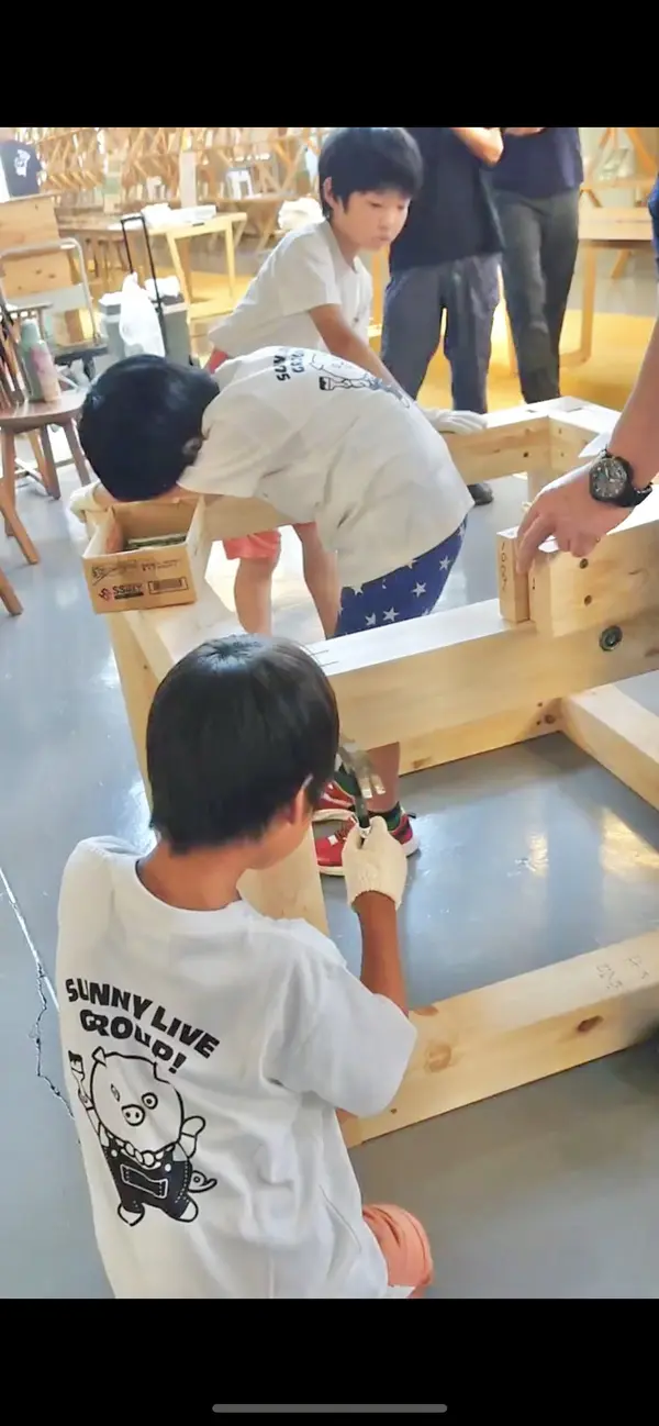 あっぴー
コースターを作るときに、のこぎりで切るのが難しかったです。でも、やってみたら、上手にできました。
