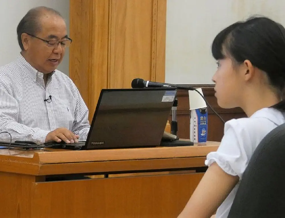 プログラム
知事の定例会見体験も緊張したけれど、新田知事とお話しするのもドキドキだった。でも、体験出来てよかった。

