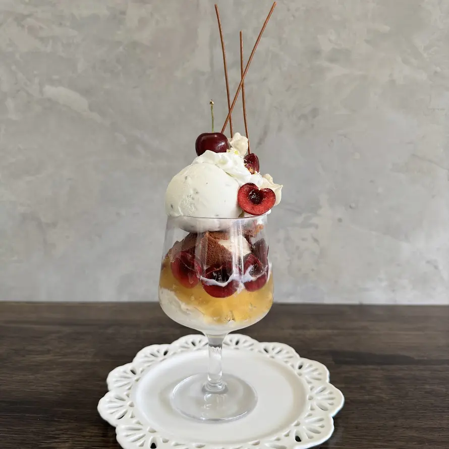 旬のフルーツとスパイスが織りなす芸術パフェ【Laboratory aimer】独創的な構成にときめく1杯