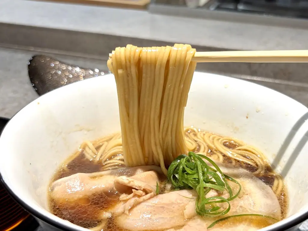 行列ラーメン店「栗ノ木」をアップデート！？【富山 清湯そば芽麦】小麦を極めた店主が届ける最高の麺料理とおもてなし