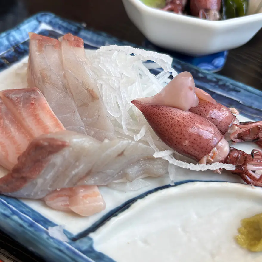 朝どれ!漁協の“お母さん”の味【JF 女性部食堂】富山湾の宝石「シロエビ」もランチで。能登震災から1年3か月ぶりに営業再開
