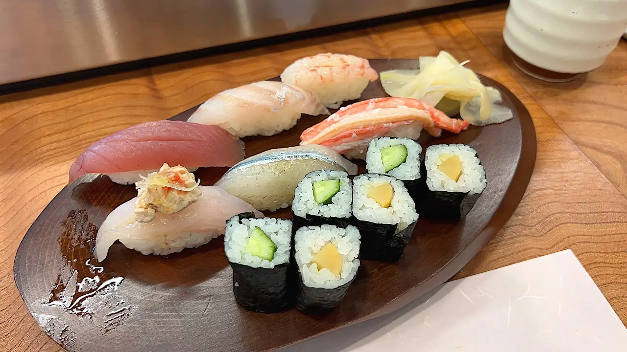 この道30年の大将が腕をふるう回らない寿司店。なのに子供が騒いでも