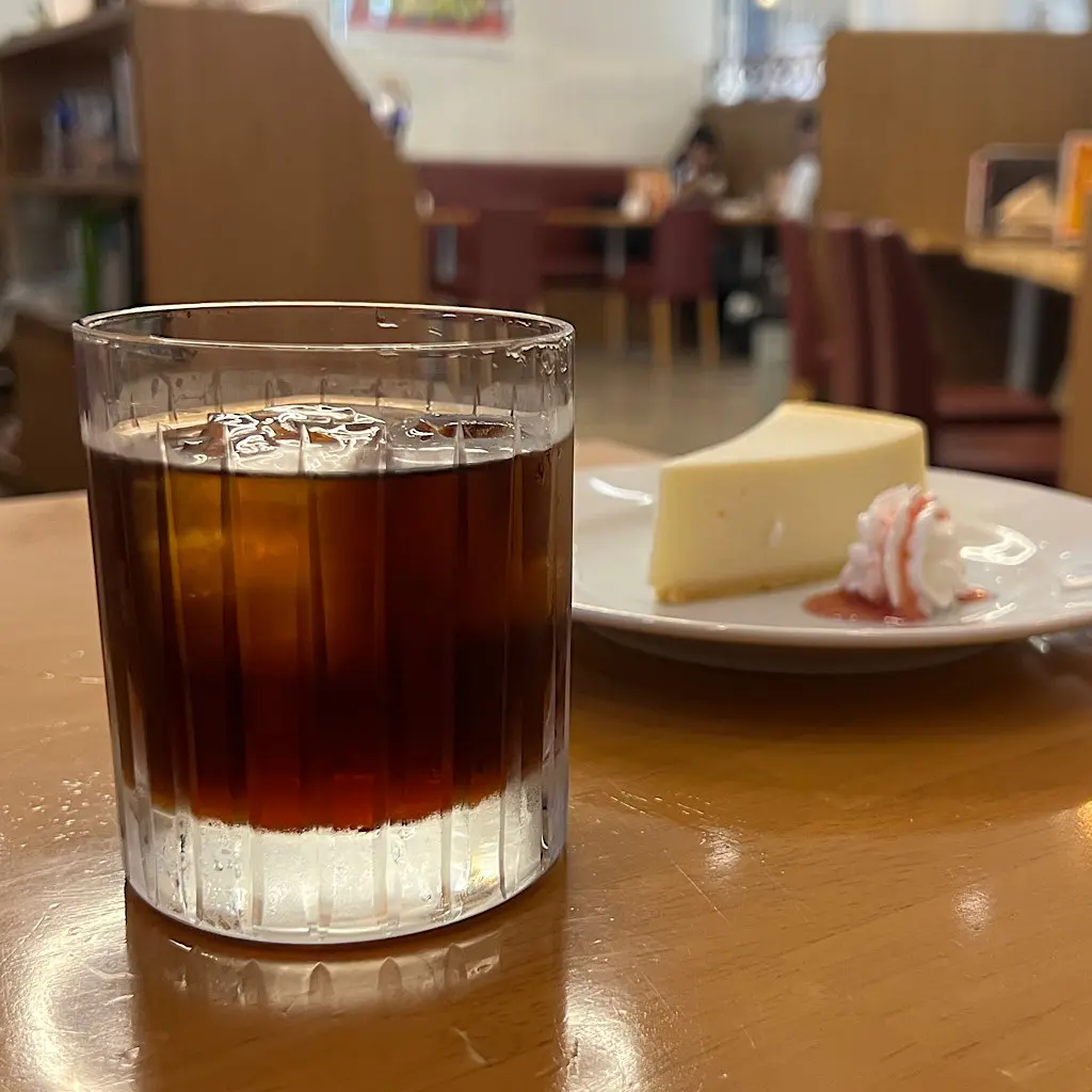 サイフォンコーヒーにカスタムOKなフルーツパフェ…【示野珈琲】富山駅近 落ち着きある正統派喫茶店　名物・昆布入りホットサンドも