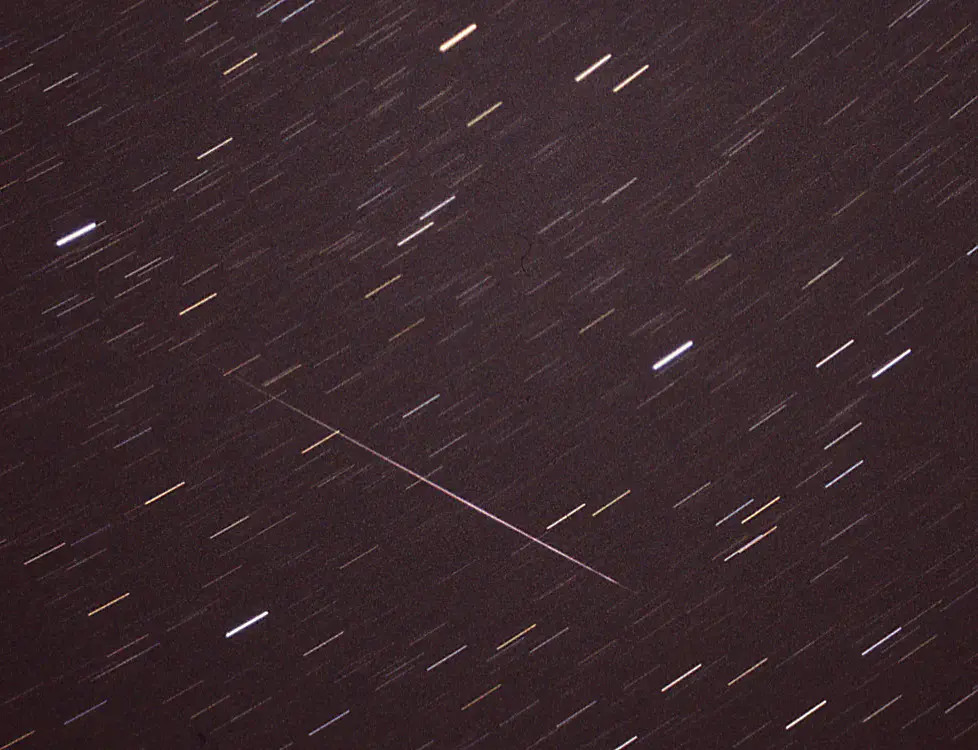 ペルセウス座流星群2025】8/13のピーク時には1時間に最大30の流れ星が