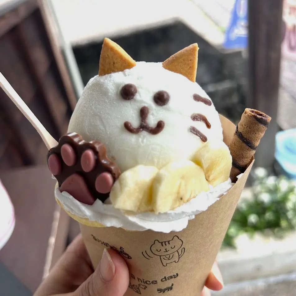 1日10個限定のネコクレープがかわいすぎる！【Cafe YORIMICHI】木彫り