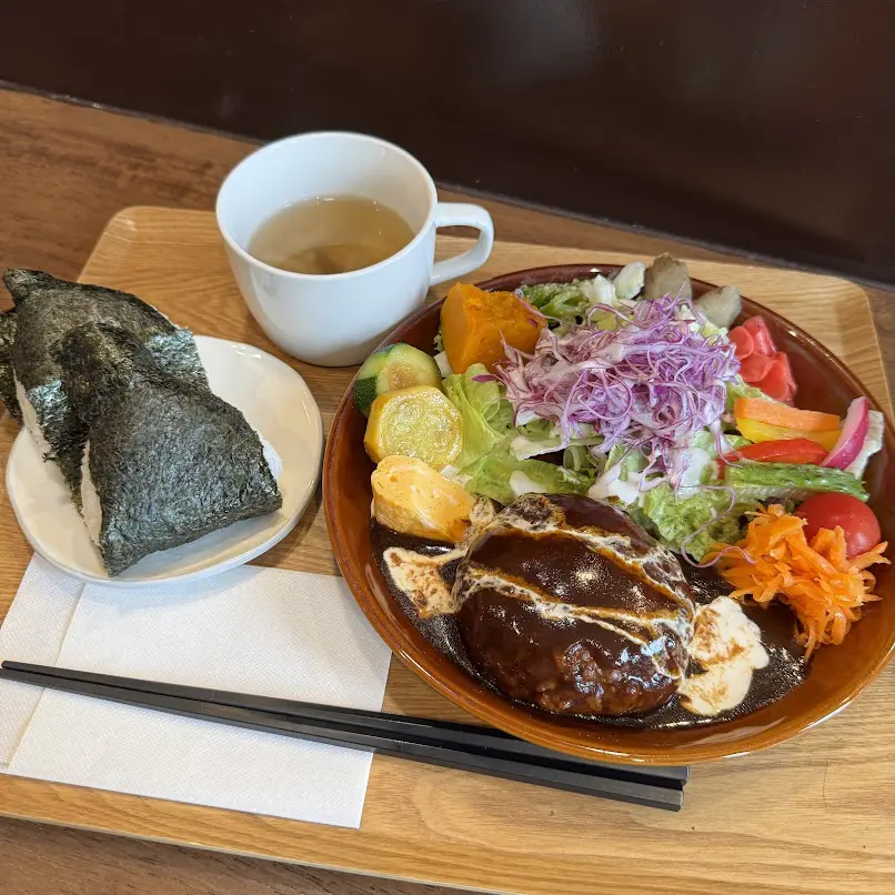 幸せが止まらないボリュームランチ！【Kissa F】農家店主が営む、心も