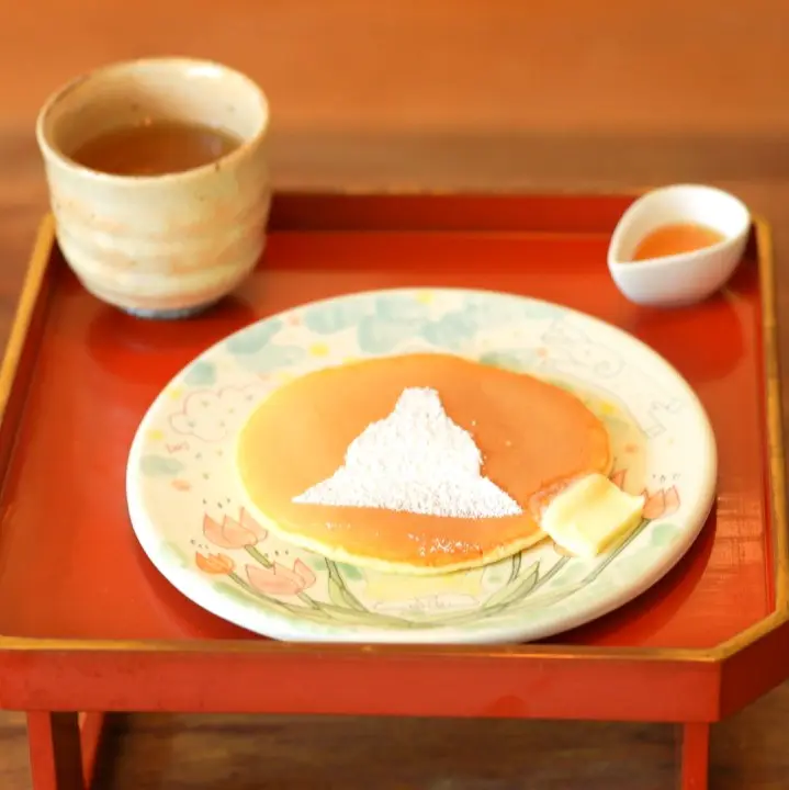 寺カフェでホットケーキならぬ“ホトケーキ”【cafe愚禿 -gutoku-】黒部宇奈月で心整えるカフェ　気軽に写経体験も