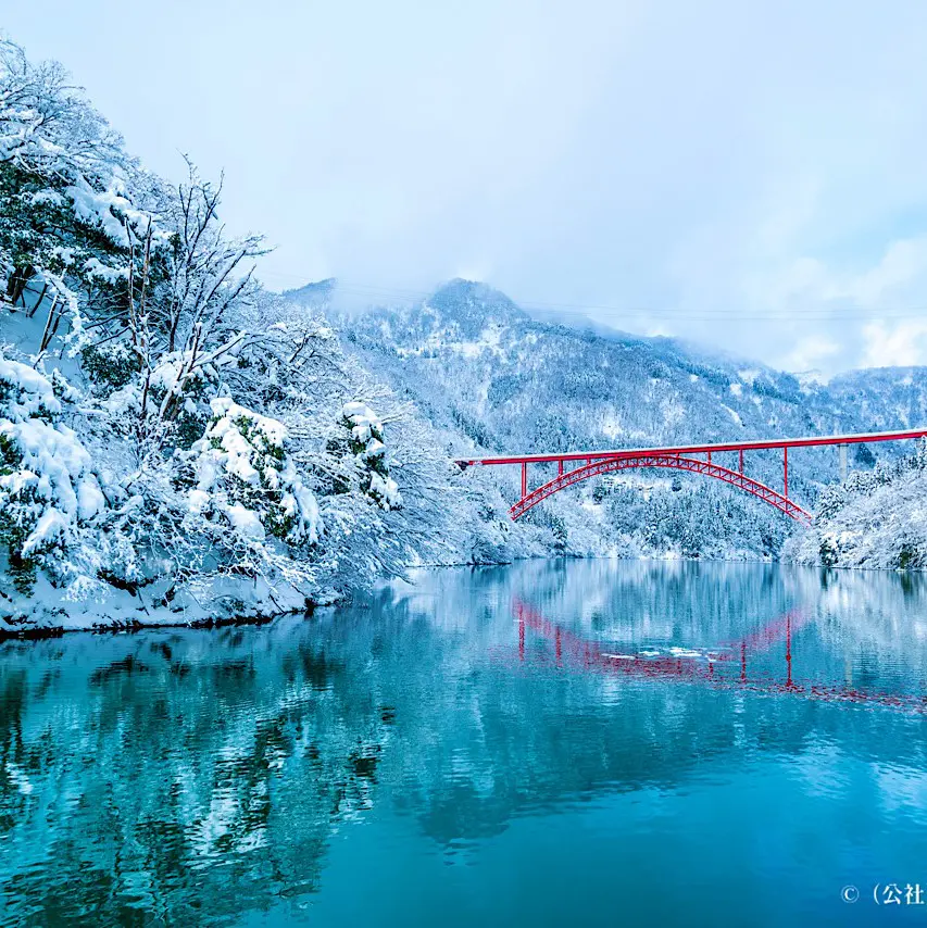 【庄川峡遊覧船】秋は紅葉、冬は雪景色…子供も飽きない富山の絶景おでかけ