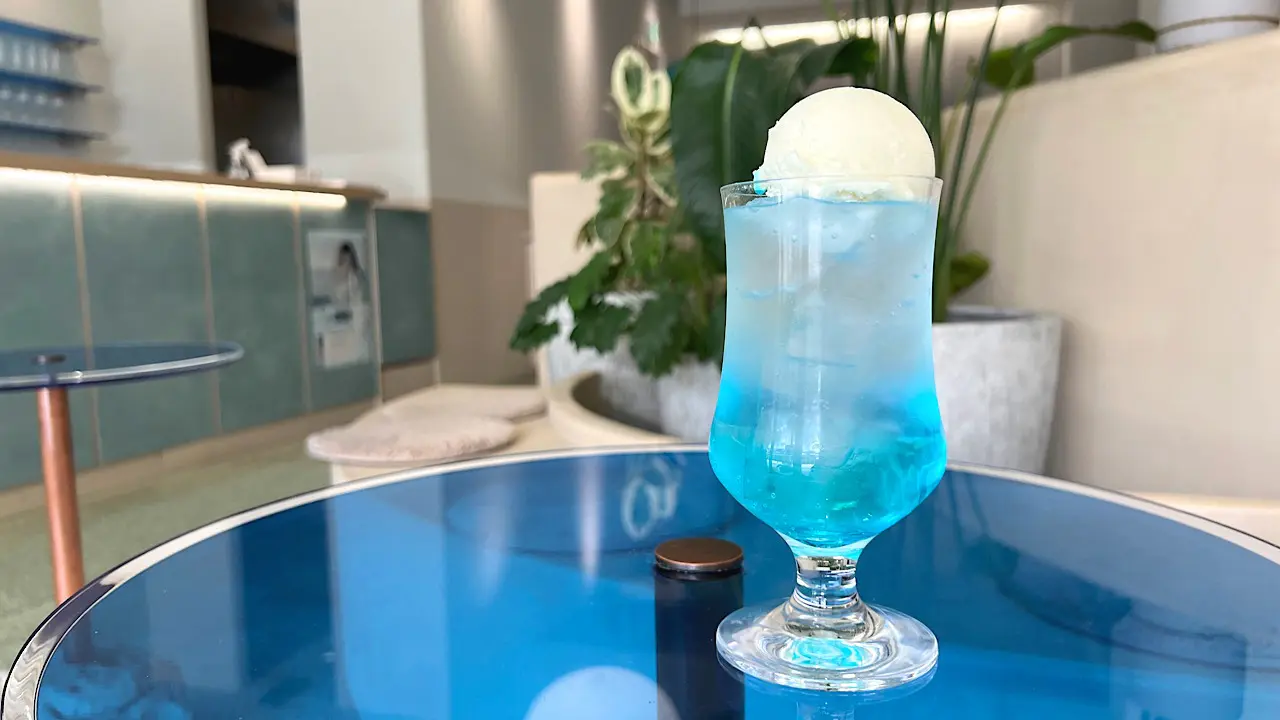 青のまち高岡”を楽しむホテル＆カフェ【SEKAI HOTEL Takaoka】日常に