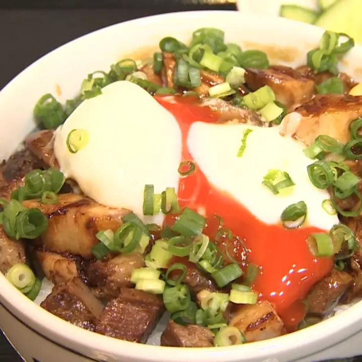 1番人気はチャーシューエッグ！大盛りお肉をガッツリ！！【食堂八号
