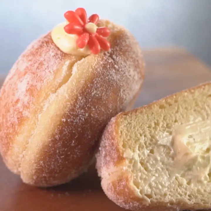 滑川の寺院にできる行列 お目当てはドーナツ!?【お寺sweetsコンネ】2時間で完売の大人気マラサダ 住職も袈裟からエプロンに